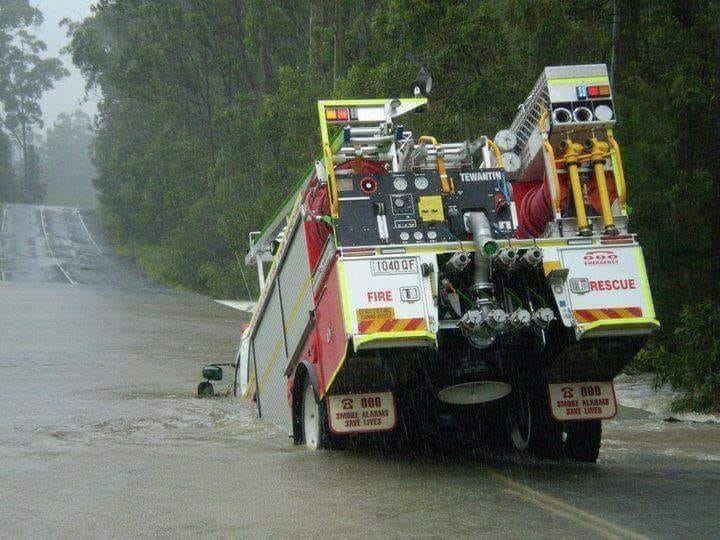 Tewantin fire appliance at work
